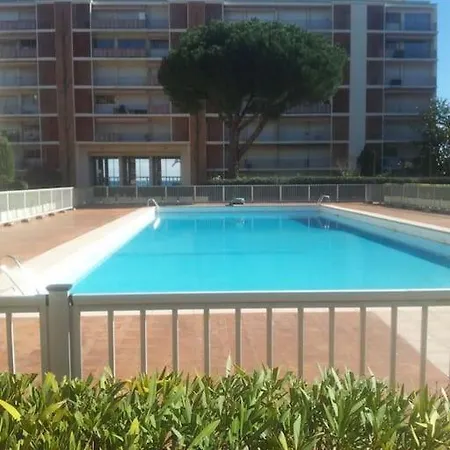 T4 Front De ,piscine 25 Metres ,wifi,6a8 Personnes,parking,garage *