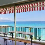 T4 Front De ,piscine 25 Metres ,wifi,6a8 Personnes,parking,garage شقة