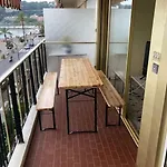 شقة T4 Front De ,piscine 25 Metres ,wifi,6a8 Personnes,parking,garage