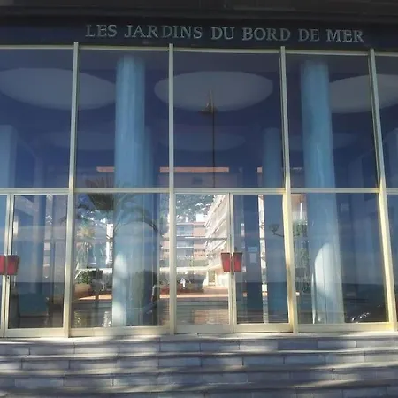 아파트 T4 Front De ,piscine 25 Metres ,wifi,6a8 Personnes,parking,garage 로퀴에브륀캡마르탱
