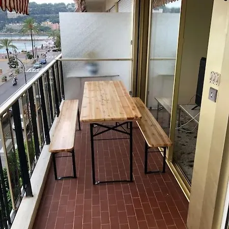 شقة T4 Front De ,piscine 25 Metres ,wifi,6a8 Personnes,parking,garage