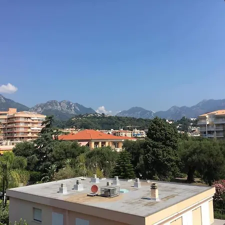 شقة T4 Front De ,piscine 25 Metres ,wifi,6a8 Personnes,parking,garage